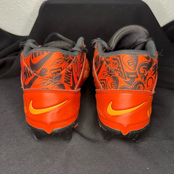 Nike Men's Alpha Menace 4 SE Pro‎ Football Cleats - Picture 4 of 9